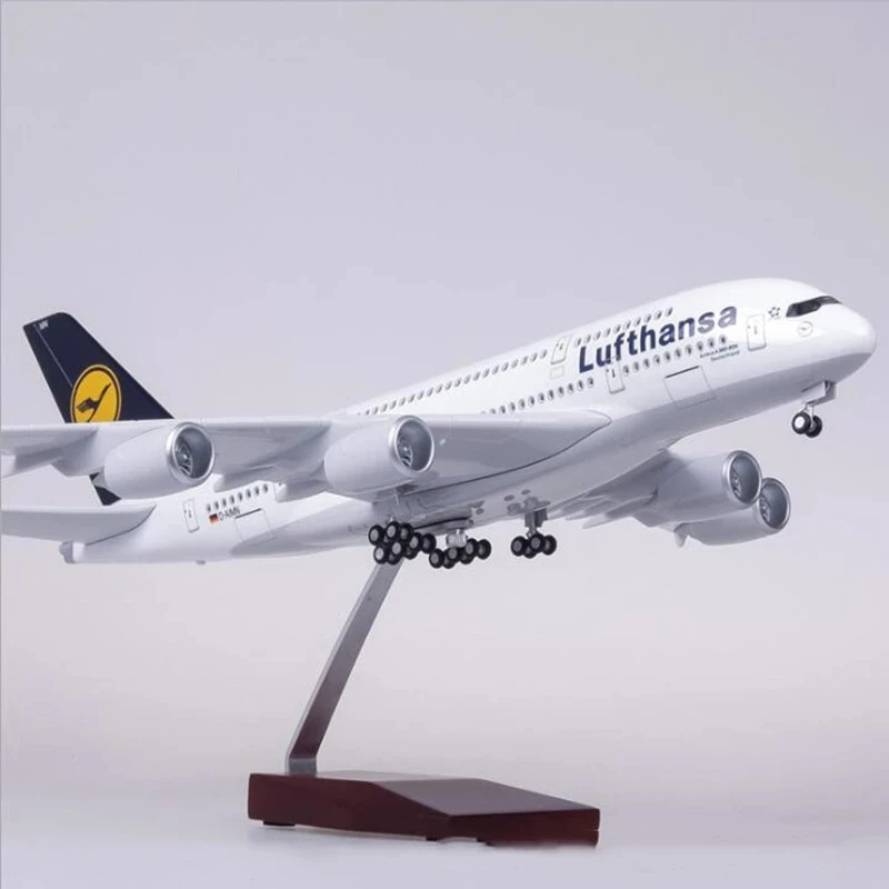 1/160 Scale 50.5CM Airplane 380 A380 Lufthansa Airline Model W Light and Wheel Diecast Plastic Resin Plane For Collection