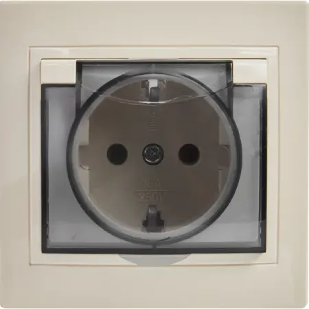 Розетка встраиваемая влагозащищённая Таймыр с заземлением со шторками IP44 цвет бежевый
