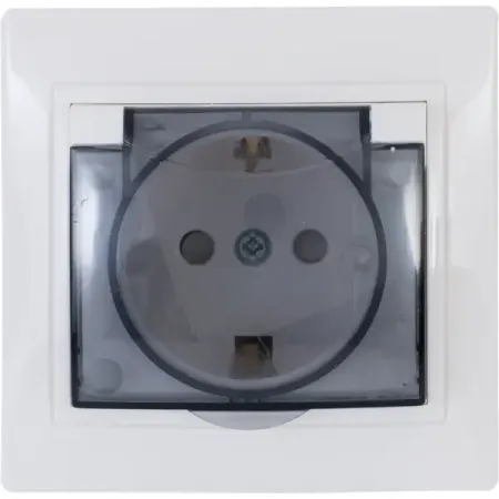 Розетка встраиваемая влагозащищённая Таймыр с заземлением со шторками IP44 цвет белый