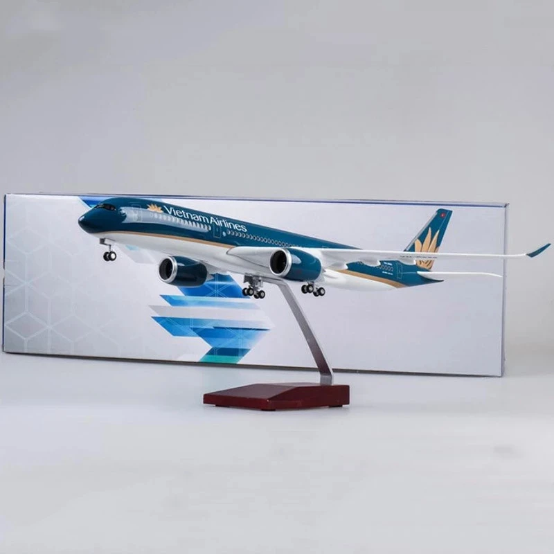 47CM 1/142 Scale Airplane Airbus A350 Dreamliner Aircraft Vietnam Airlines Model With LED Light and Wheels Diecast Plastic Plane