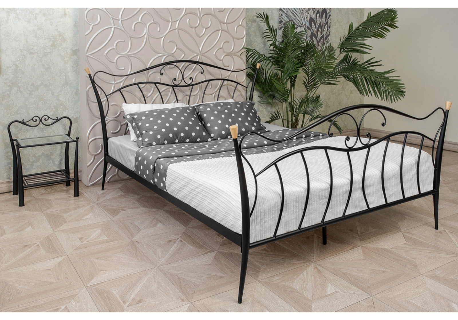 Металлические кровати 160х200 см Кровать Mila с деревянными ламелями 200х160, черный (1571)