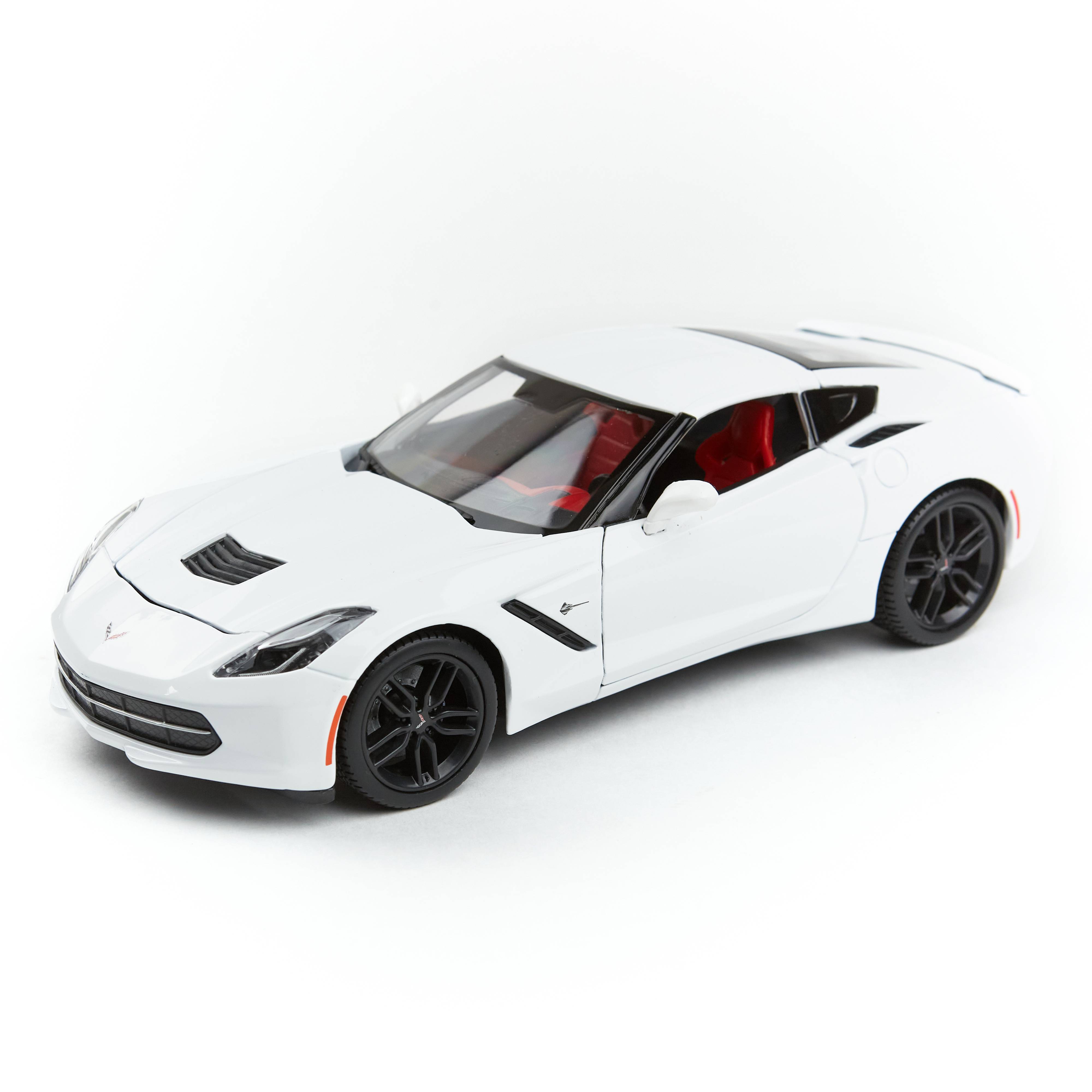 Maisto Машинка Chevrolet Corvette Stingray Z51 1:18 Год 2014, белый