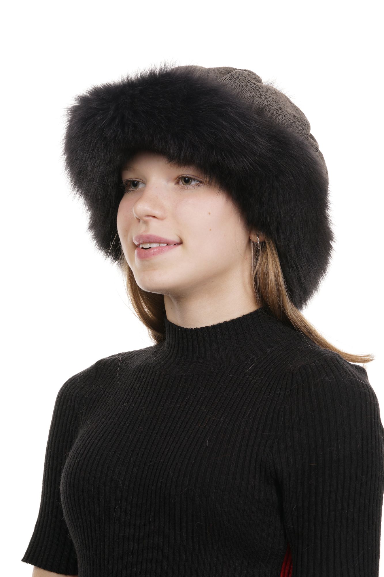 Шапки из песца  Московская Меховая Компания Шапка женская из натуральной кожи с песцом