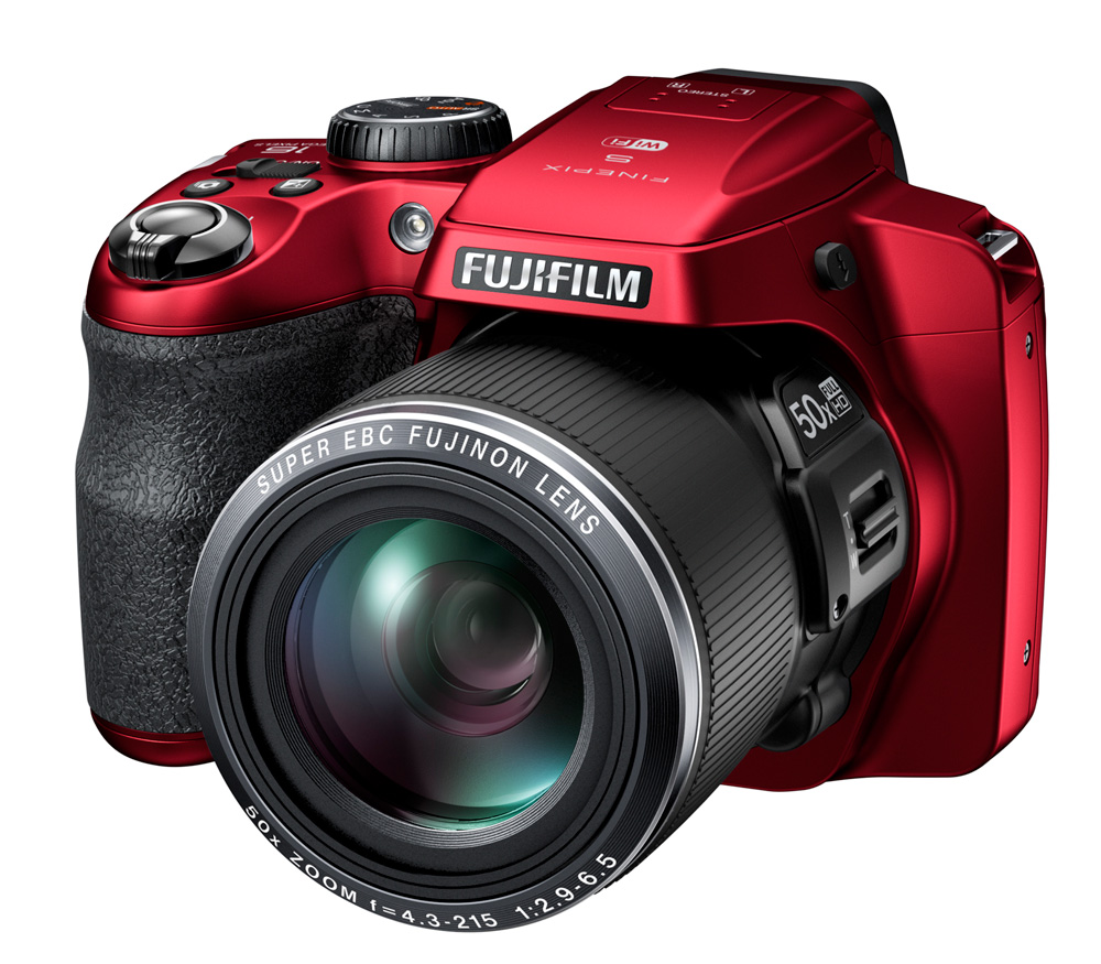 Компактный фотоаппарат Fujifilm S9900W, красный