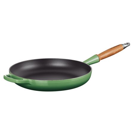   Williams Oliver Сковорода с деревянной ручкой Le Creuset Cast Iron - Signature Signature 28 см, чугун, зеленый бамбу