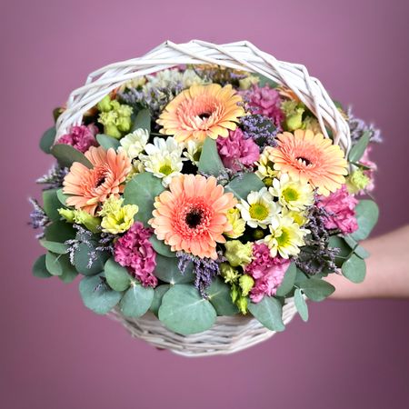 Цветы в корзине  Flor2u Корзина цветов Медея