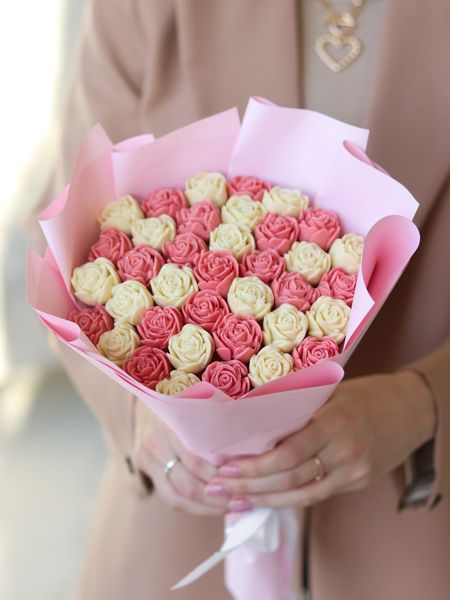Букет «Шоколадные розы» - M (55 шоколадных роз)