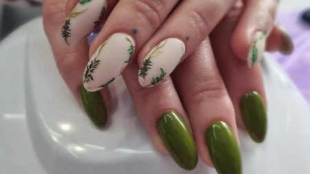 Маникюр, педикюр  Биглион Маникюр и педикюр в салоне красоты Wonderful Nails