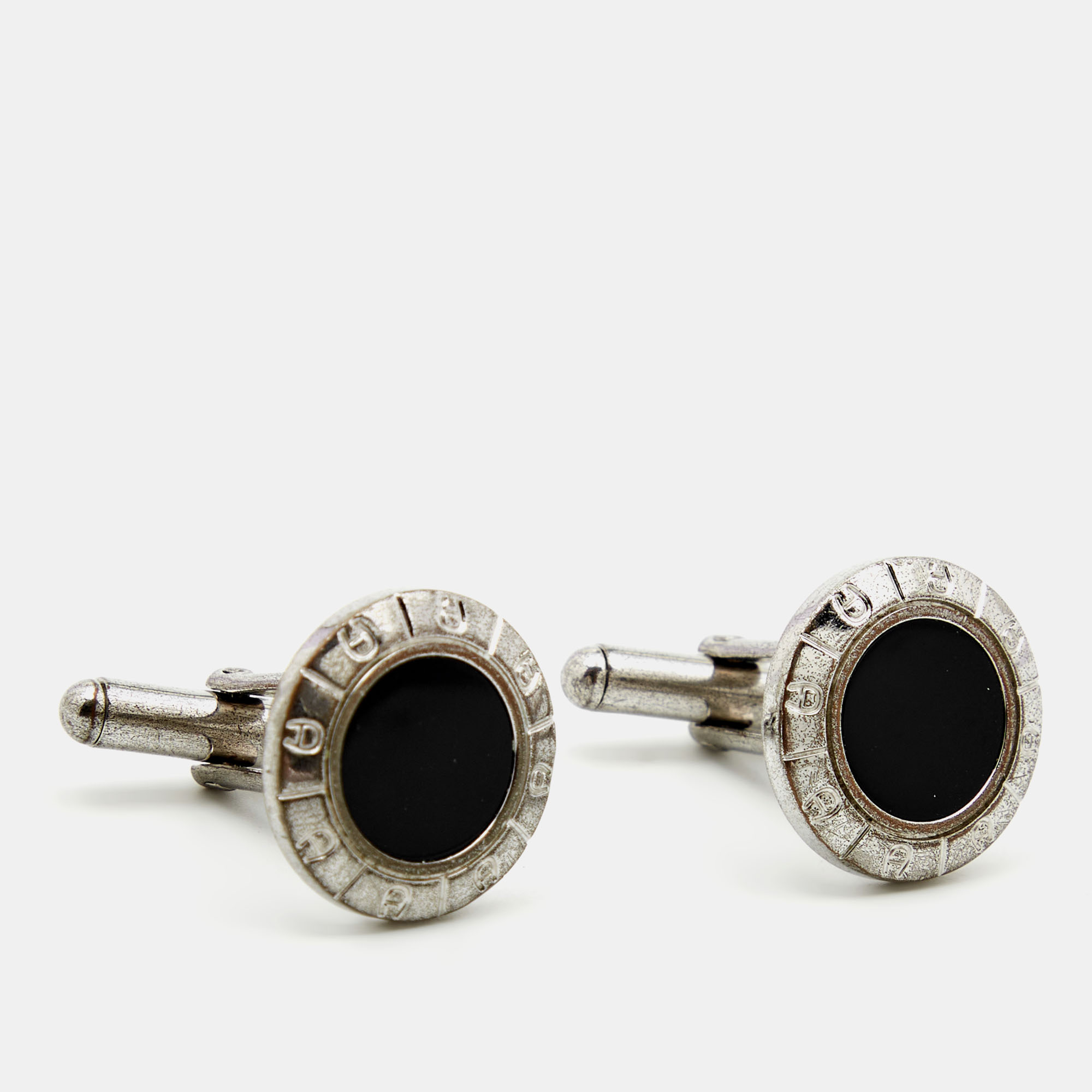 Aigner Onyx Silver Tone Toggle Cufflinks