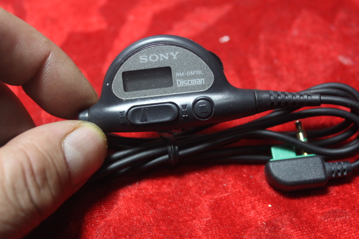   Nazya CD-плеер Sony  CD RM-DM18L