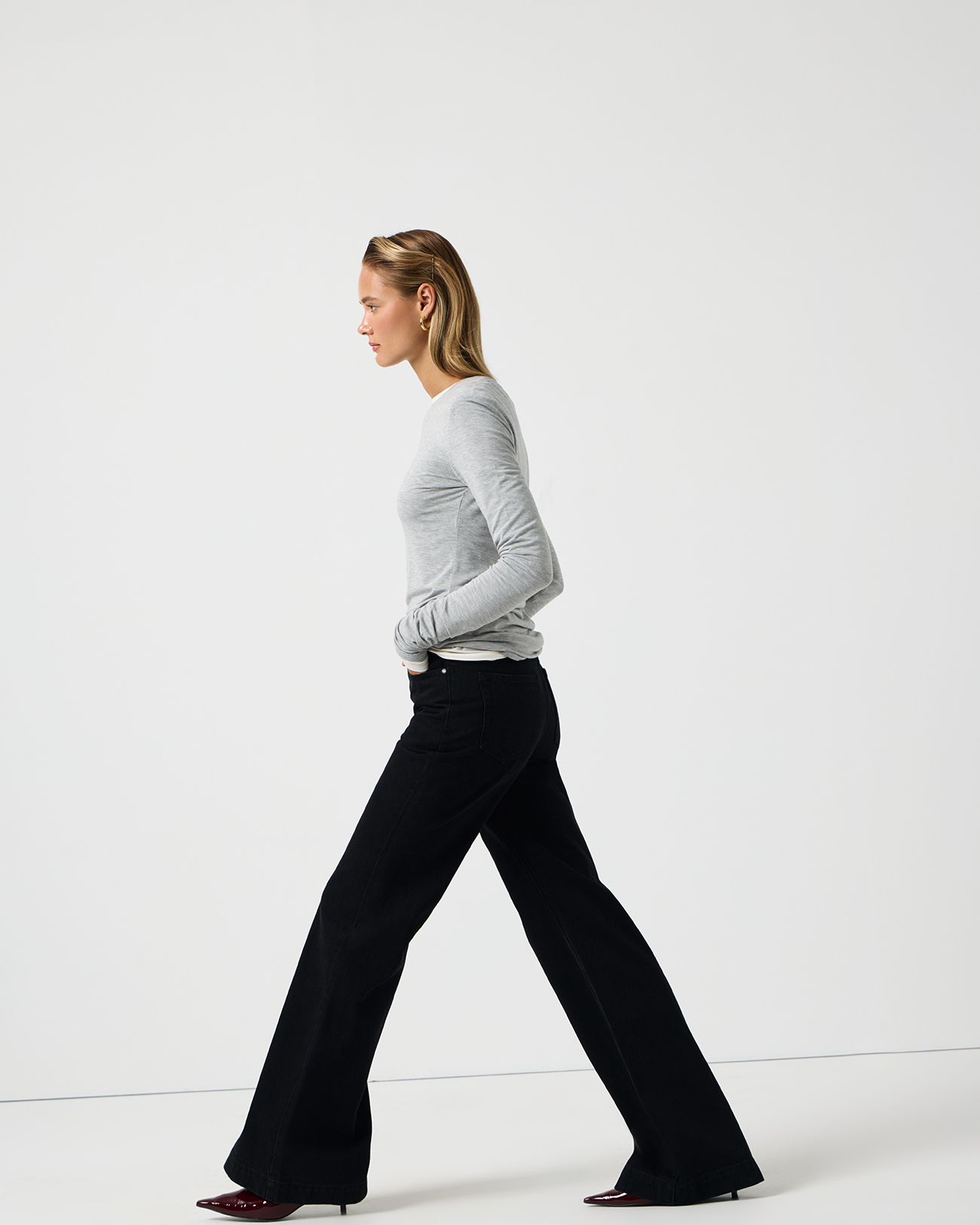 Out of office старая  2MOOD Джинсы Flare Fit FL100 черного цвета