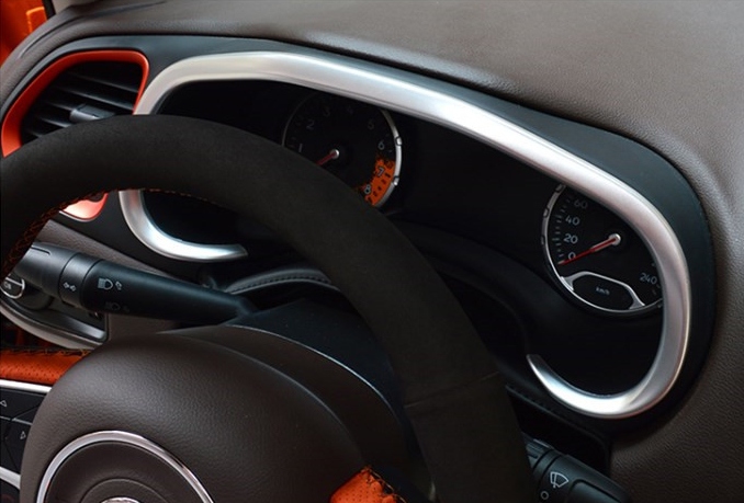 Декоративная накладка на панель приборов Jeep Renegade 1 2014+