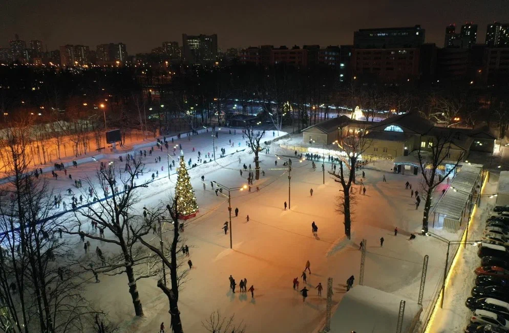 Каток в измайловском парке серебряный лед