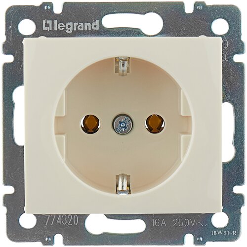 Розетка Legrand 774320 Valena, 16 А, с