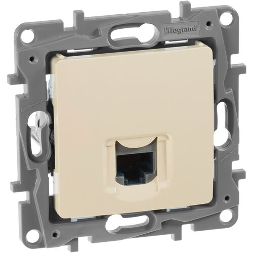 Legrand Etika Слоновая кость Розетка комп (RJ45) 5 категория