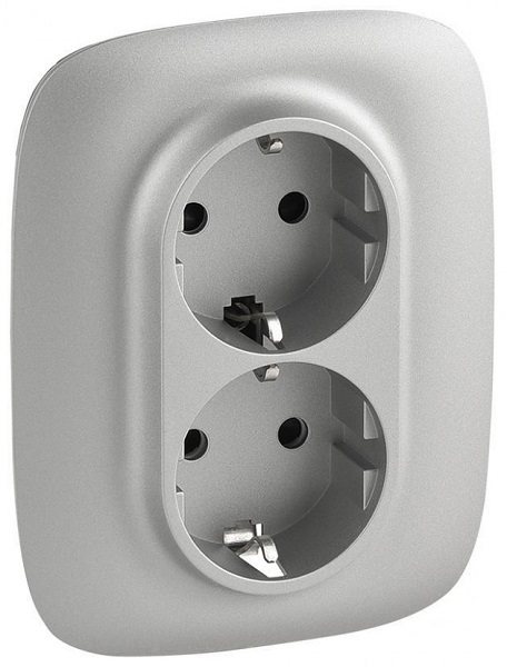 Розетка Legrand 753926 Valena ALLURE DIY, 2-ая с/з с защитными шторками, безвинт.зажим, алюминий