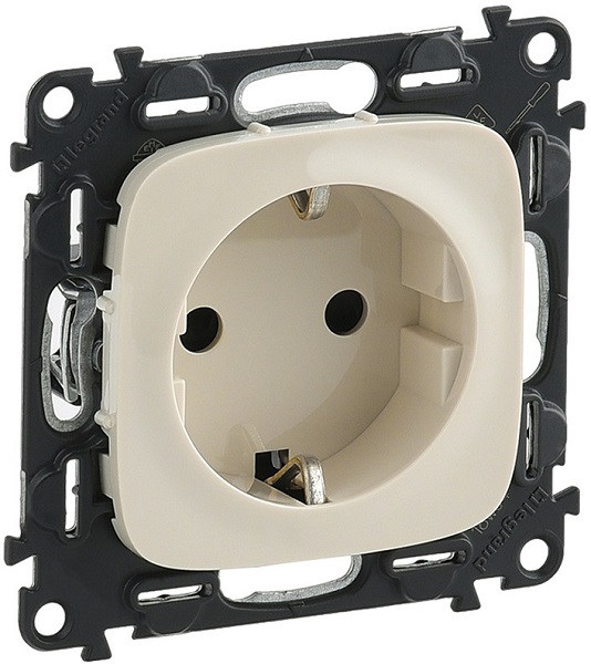 Розетка Legrand 753820 Valena ALLURE DIY, 1-ая с/з с защитными шторками, безвинт.зажим, слоновая кость