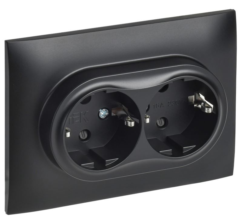 Розетка двухместная с заземлением в сборе IEK SK-R24-16-K02-F SKANDY с защитными шторками 16А SK-R07Bl черная
