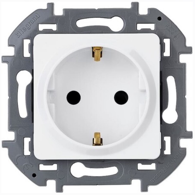Розетка Legrand 673720 Inspiria белая 2К+З - немецкий стандарт - 16 А - 250 В