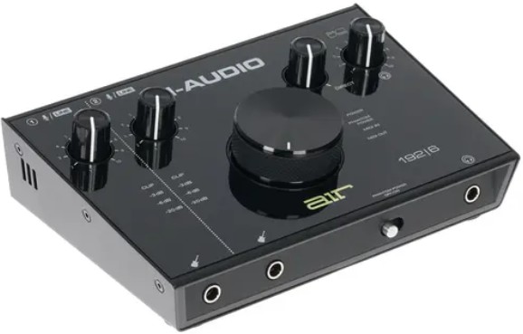Аудиоинтерфейс M-Audio AIR 192 | 6 AIR192X6 24бит/192кГц, XLR/TRS микрофонный вход с фантомным питанием +48В, 1/4 TS Jack инструментальный вход, 2х1/