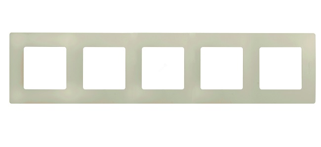 Рамка Legrand 672515 Etika сл.кость 5-ая