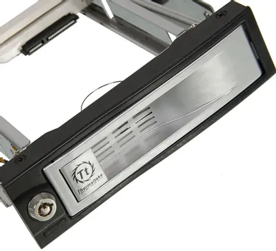 Салазки Thermaltake Max4 N0023SN для 3.5” SATA HDD пластик/сталь серебристый