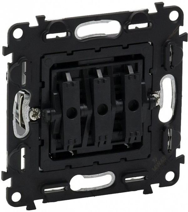 Выключатель Legrand 752003 Valena Мех IN'MATIC 3-клавишный 10АХ 250В