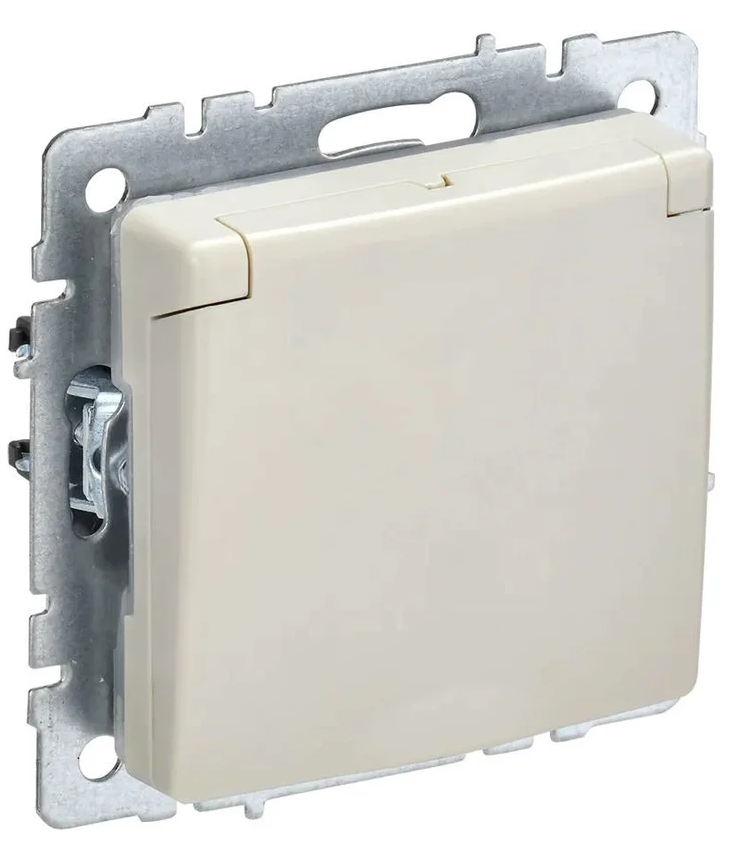 Розетка с заземлением IEK BR-R16-16-44-K10 BRITE с защитными шторками с кр. 16А IP44 РСбш10-3-44-БрКр Бежевый