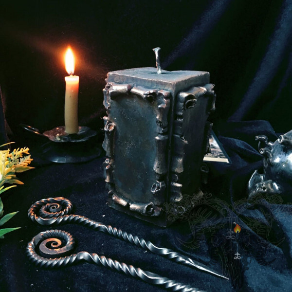   Ведьмино счастье Свеча Свиток Желаний с кованым шилом