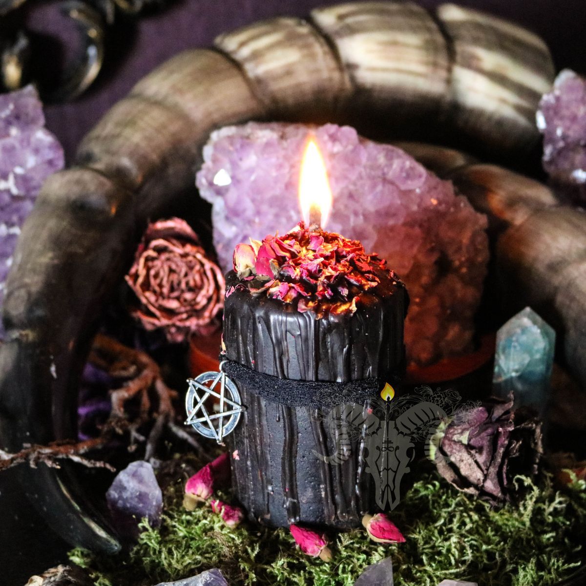Алтарная свеча Пентаграмма с розой, мелиссой и эфирными маслами