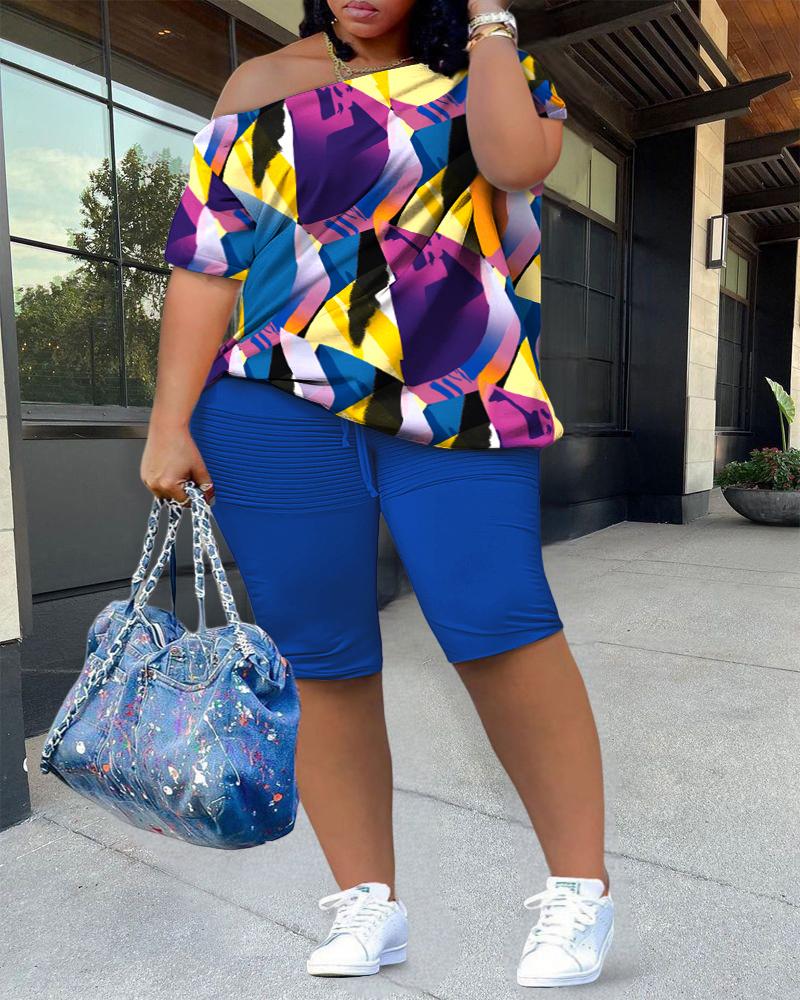 Plus Size Abstract Geometric Print Skew Neck Top & Shorts Set