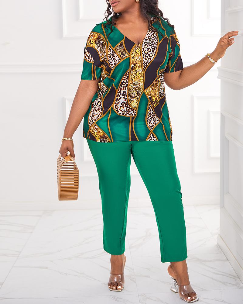 Plus Size Baroque Leopard Print Short Sleeve Top & Pants Set