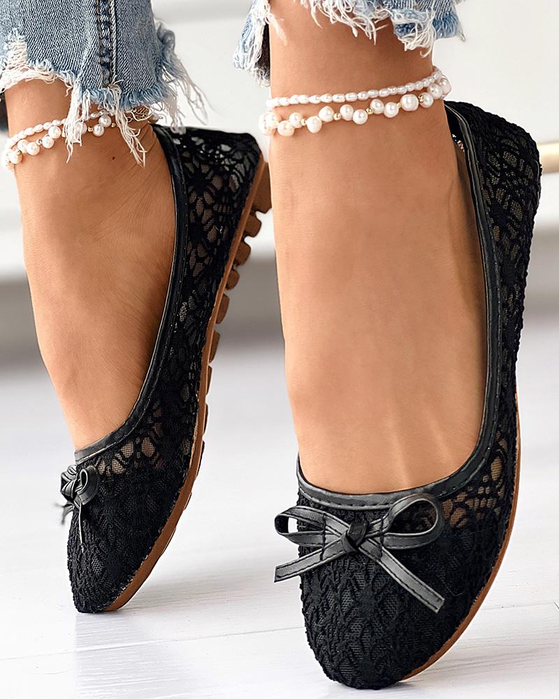 Hollow Embroidery Bowknot Front Work Loafers