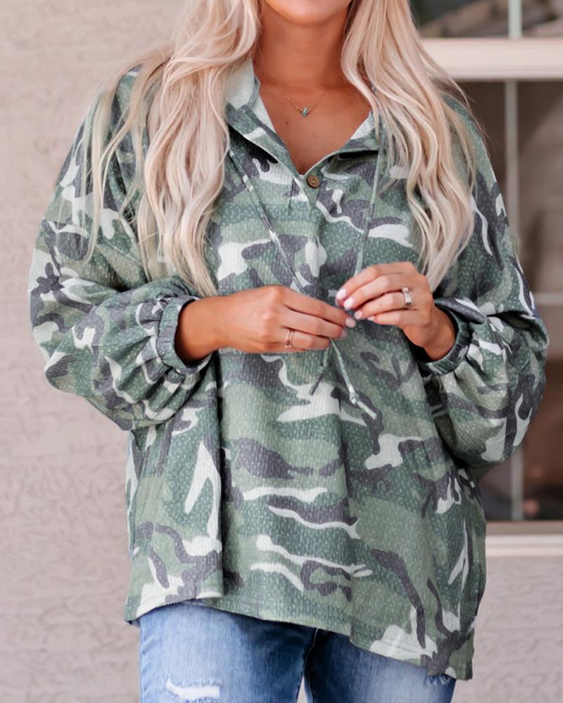 Camouflage Print Cargo Hooded Sweatshirt