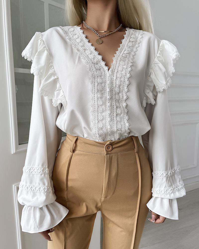 Contrast Lace V-Neck Lantern Sleeve Top