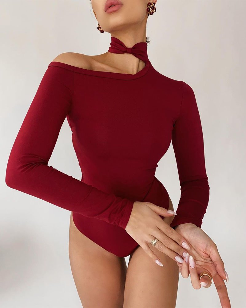 Bowknot Decor Cold Shoulder Skinny Bodysuit