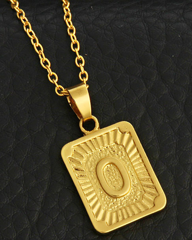 1pc Letter Embossed Square Pendant Necklace