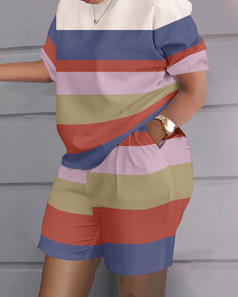 Plus Size Striped Colorblock T-shirt & Pocket Design Shorts Set