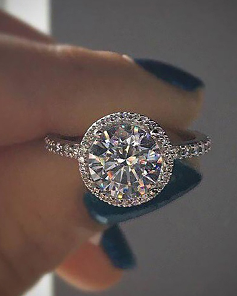 Round Shaped Rhinestone Pattern Ring