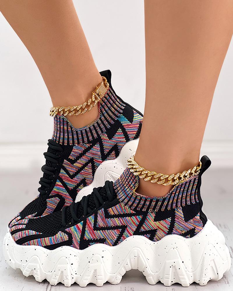 Chevron Pattern Breathable Lace-up Sneakers