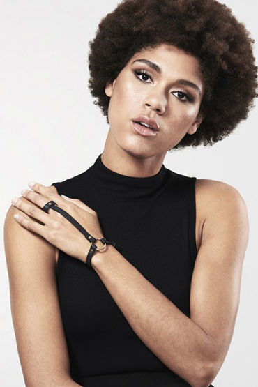 Bijoux Indiscrets MAZE Hand Braslet Harness, черные Браслеты с кольцом для пальца