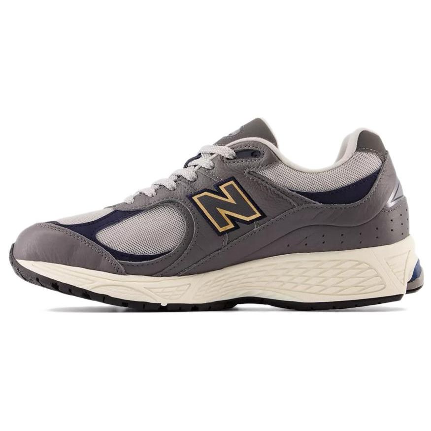 Кроссовки унисекс New Balance 2002R Castlerock Gold Metallic Серые Eclipse M2002RHP 36