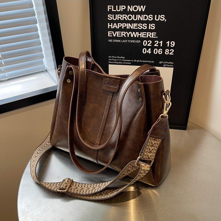 Сумка Commuter Versatile Underarm Bag большой емкости для женщин 2024 года, новая осенняя сумка в стиле ретро, сумка через плечо чёрный