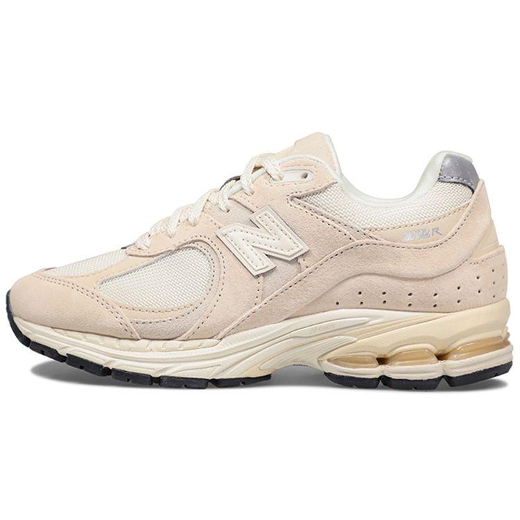 Кроссовки унисекс New Balance 2002R Calm Taupe кремового цвета из ангоры серебристо-металлик M2002RCC 42