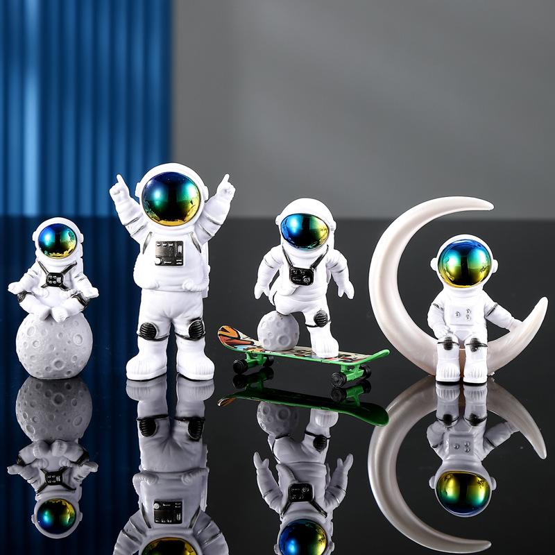 Фигурки космонавтов, рождественские смолы, космонавт, скульптура Луны, декоративные статуи космонавтов, миниатюры, подарок для детей, игрушки, домашний декор