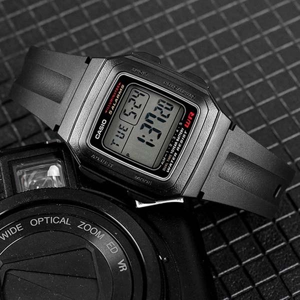 Водонепроницаемые часы CASIO Vintage Square Design Dual Time со светодиодной подсветкой 201, черные