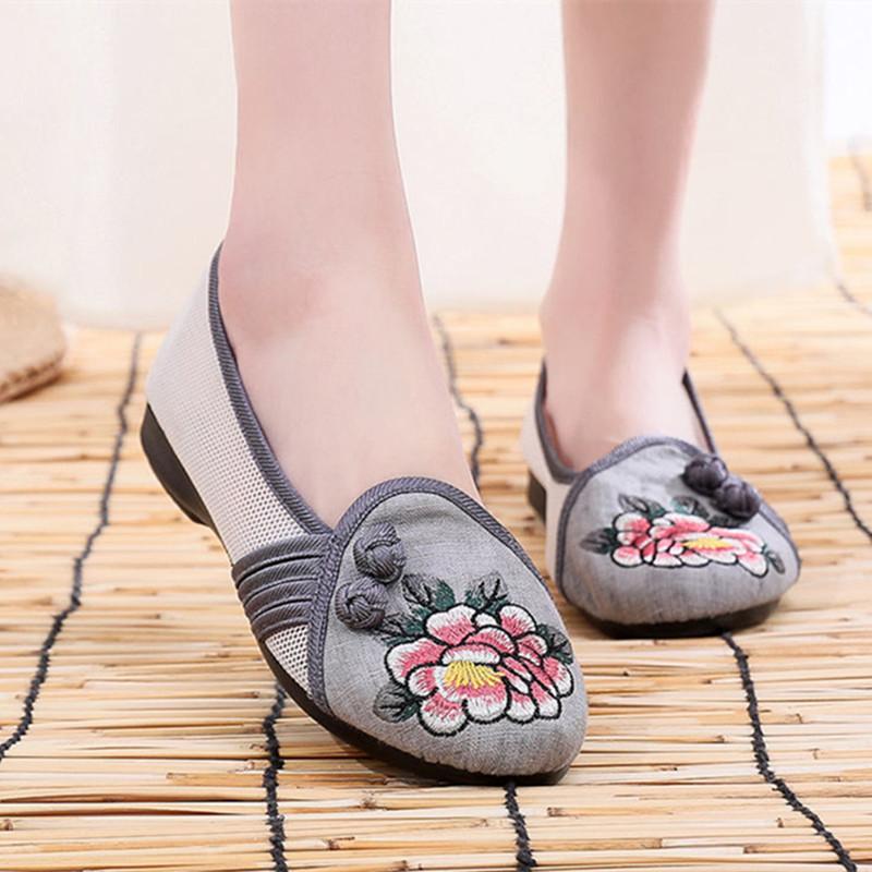 Cresfimix Sapatos Femininas Женские милые туфли с круглым носком Серые цветочные вышивки Весенние туфли без застежек Женская обувь весна-лето A506 35