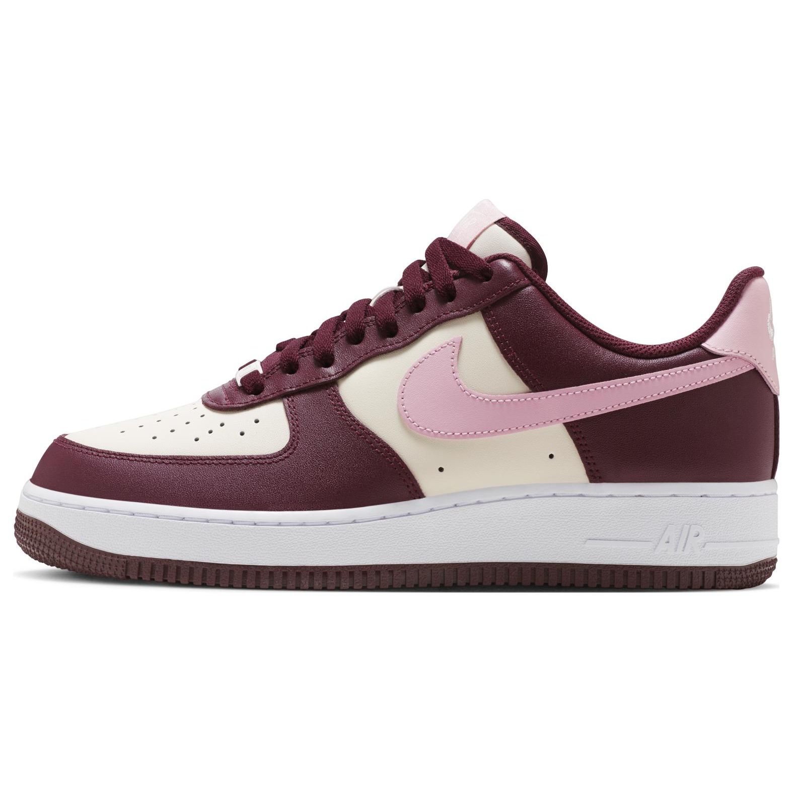 Кроссовки унисекс Nike Air Force 1 07 Valentines Day 2023 Red Sail Night-Maroon FD9925-161 44