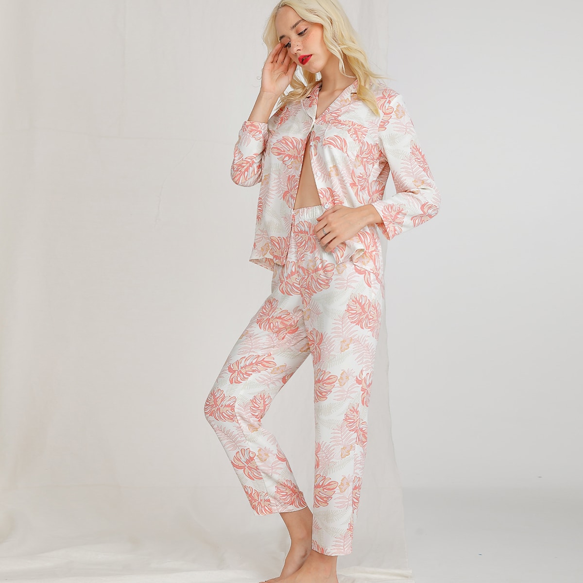   SheIn с тропическим принтом Блуза & Брюки Пижама