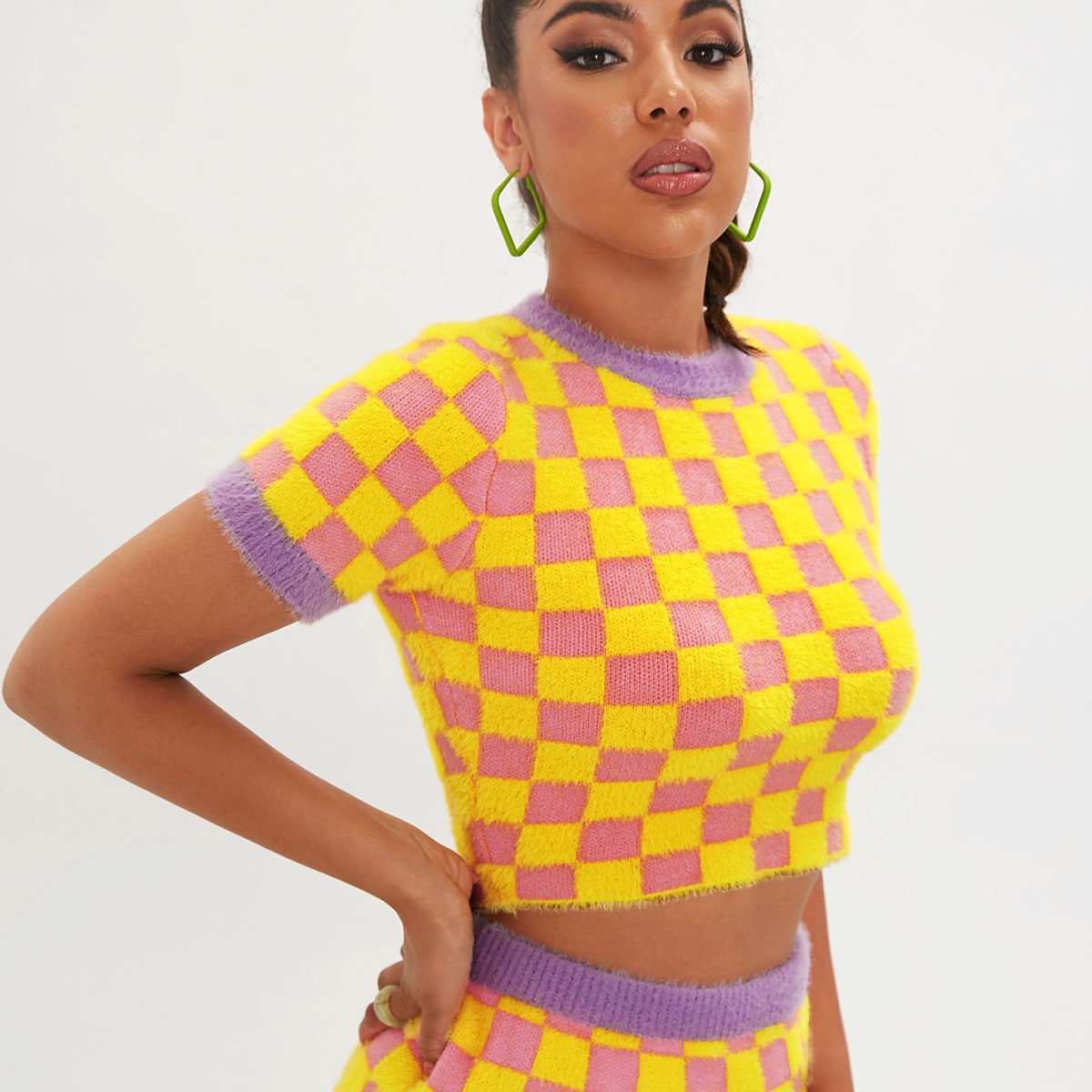   SheIn Плюшевый вязаный короткий топ в клетку